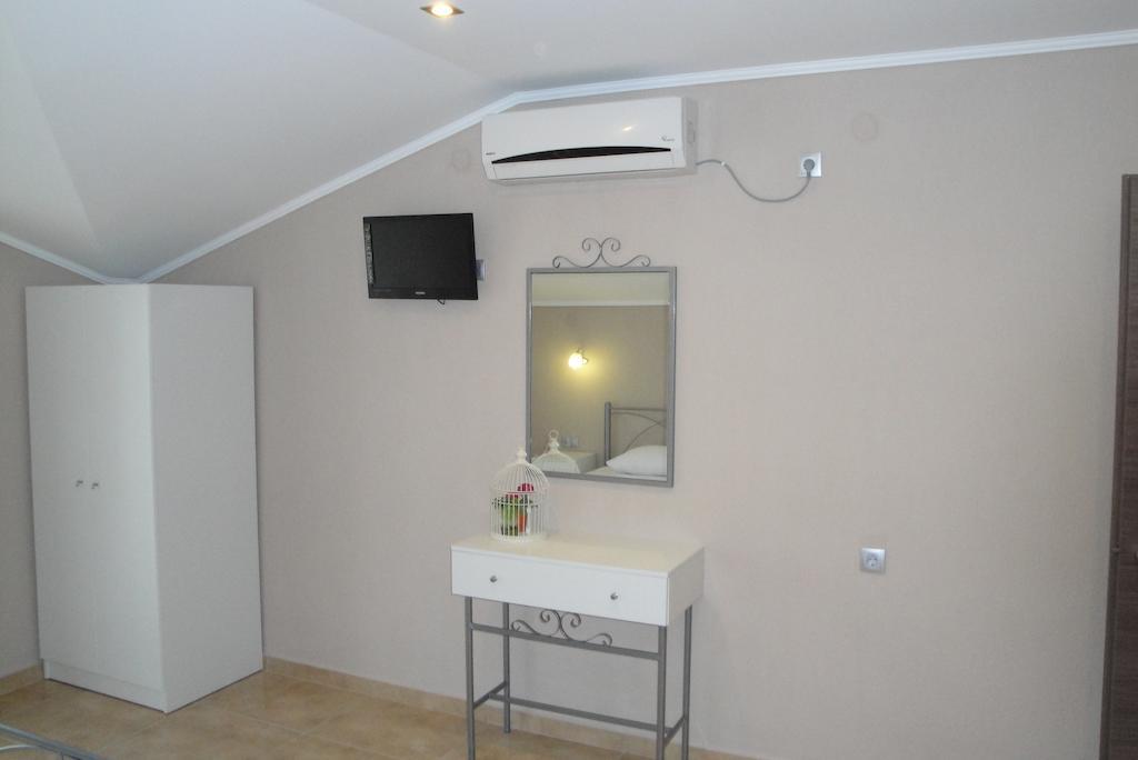 Amaryllis Studios Аспровалта Номер фото