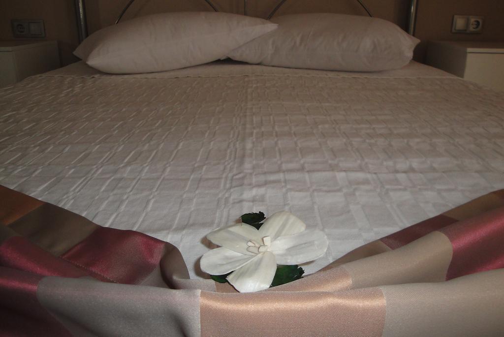 Amaryllis Studios Аспровалта Номер фото